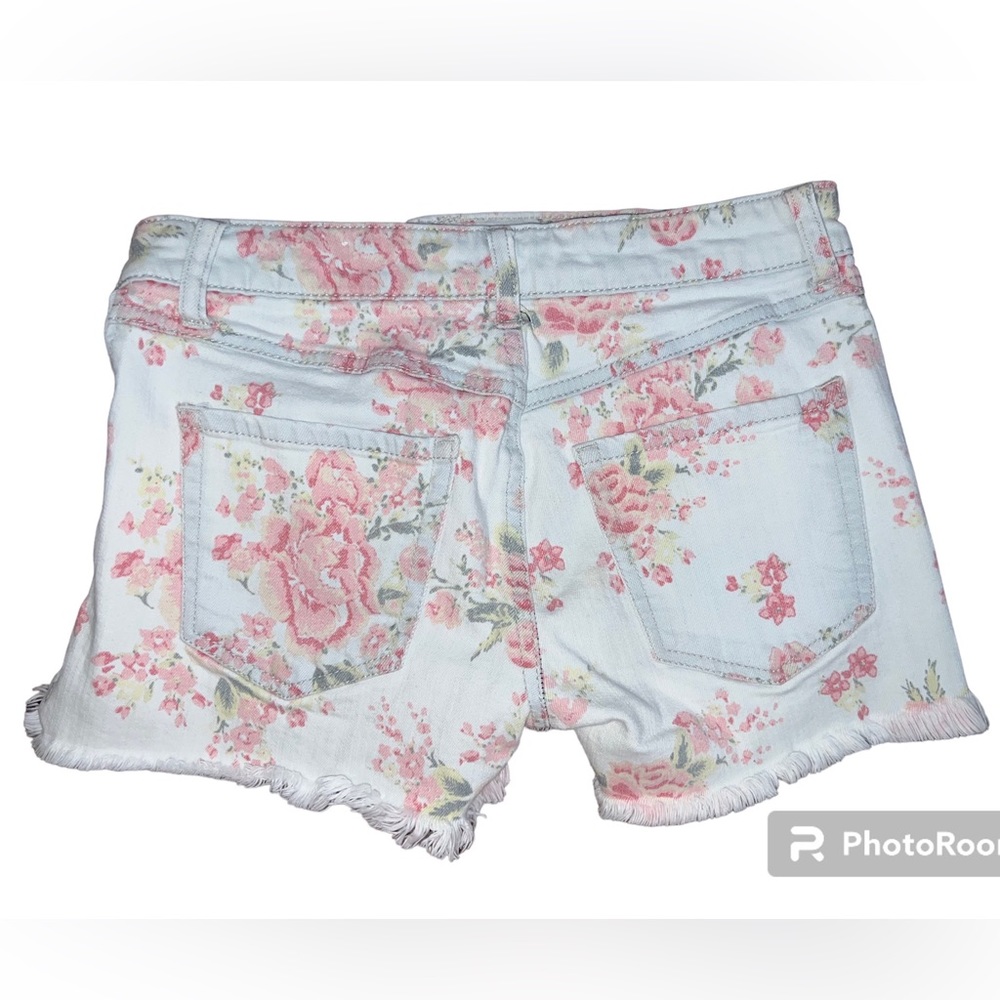 Flower Shorts - Picture 2 of 4